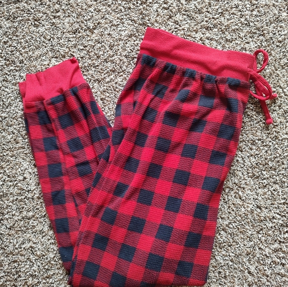 Eddie Bauer Women's Plaid Moose Pajama Set - Picture 2 of 4